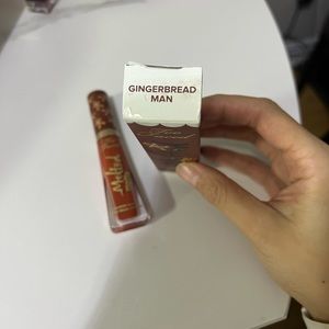 New too faced liquified matte long wear gingerbread man colour